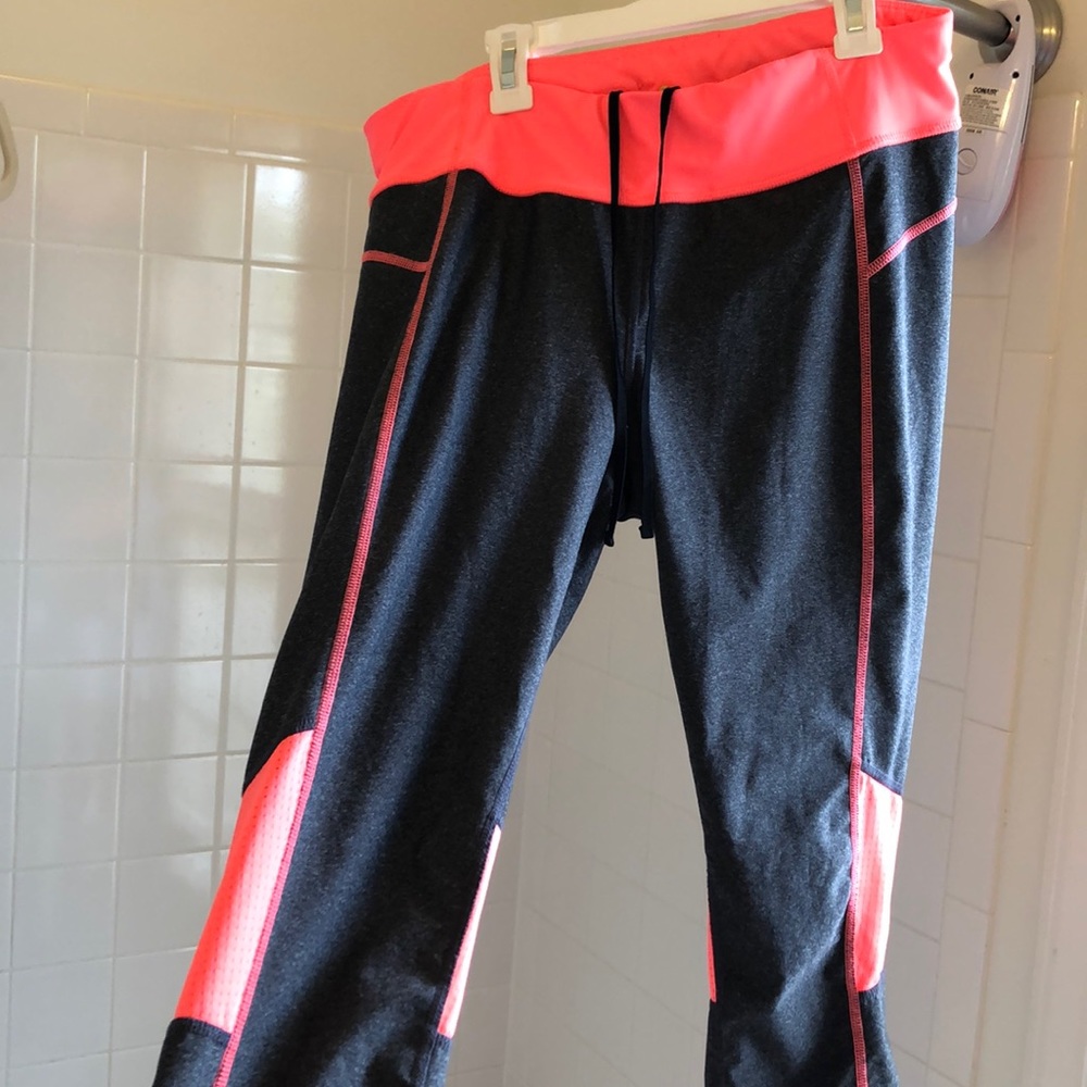 Cropped workout pants